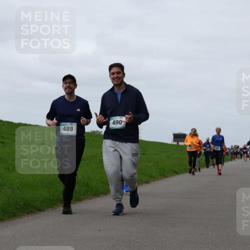 04.05.2025 - 8. Wedeler Halbmarathon Yannick Fuchs http://msf.ph/oto/7824526 04.05.2025 11:31:42 Laufen 489, 490 meine-sportfotos.de