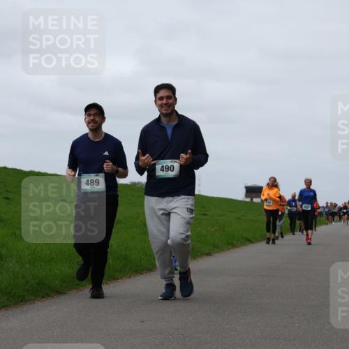 04.05.2025 - 8. Wedeler Halbmarathon Yannick Fuchs http://msf.ph/oto/7824529 04.05.2025 11:31:42 Laufen 489, 490 meine-sportfotos.de
