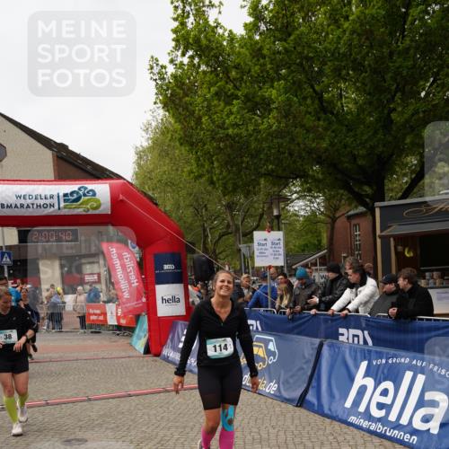 04.05.2025 - 8. Wedeler Halbmarathon Felixshl http://msf.ph/oto/7824590 04.05.2025 12:00:38 Ziel 38, 114, 241, 410, 821 meine-sportfotos.de