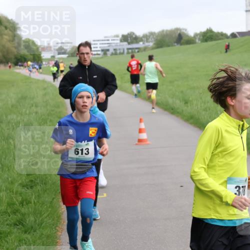 04.05.2025 - 8. Wedeler Halbmarathon Yannick Fuchs http://msf.ph/oto/7824613 04.05.2025 11:11:50 Laufen 613, 378 meine-sportfotos.de