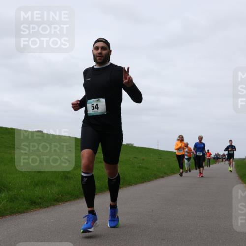 04.05.2025 - 8. Wedeler Halbmarathon Yannick Fuchs http://msf.ph/oto/7824620 04.05.2025 11:31:45 Laufen 54 meine-sportfotos.de