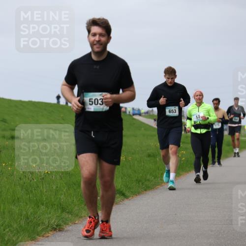 04.05.2025 - 8. Wedeler Halbmarathon Yannick Fuchs http://msf.ph/oto/7824759 04.05.2025 11:53:59 Laufen 503, 863, 653, 173 meine-sportfotos.de