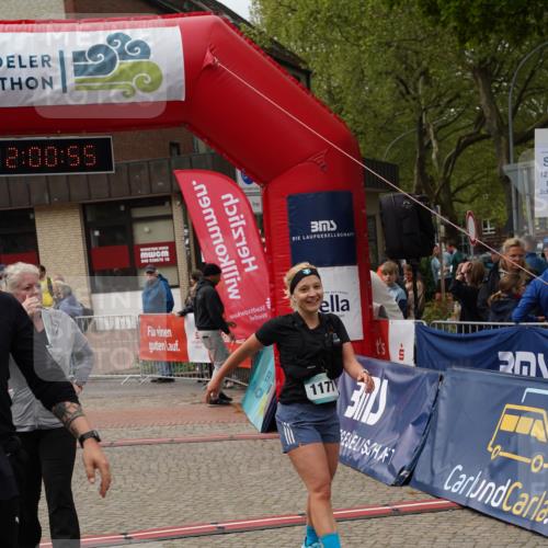 04.05.2025 - 8. Wedeler Halbmarathon Felixshl http://msf.ph/oto/7824882 04.05.2025 12:00:53 Ziel 141, 772, 987, 988, 1177 meine-sportfotos.de
