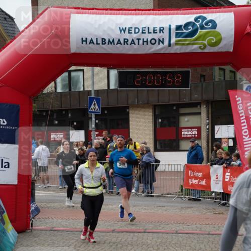 04.05.2025 - 8. Wedeler Halbmarathon Felixshl http://msf.ph/oto/7824909 04.05.2025 12:00:56 Ziel 249, 506, 772, 1177 meine-sportfotos.de