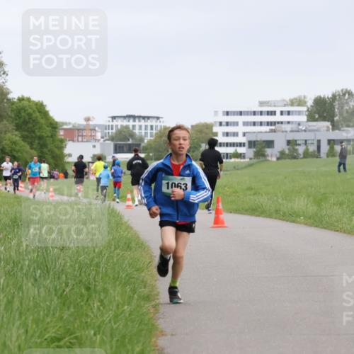 04.05.2025 - 8. Wedeler Halbmarathon Yannick Fuchs http://msf.ph/oto/7824912 04.05.2025 11:12:14 Laufen 1063 meine-sportfotos.de