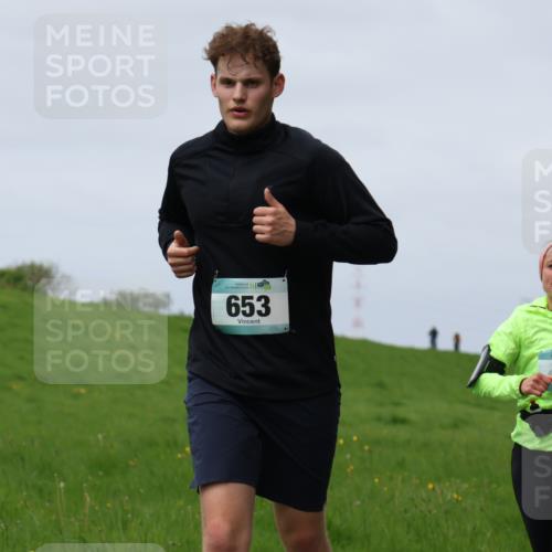 04.05.2025 - 8. Wedeler Halbmarathon Yannick Fuchs http://msf.ph/oto/7824927 04.05.2025 11:54:07 Laufen 56, 653, 17 meine-sportfotos.de