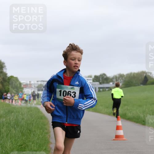 04.05.2025 - 8. Wedeler Halbmarathon Yannick Fuchs http://msf.ph/oto/7825002 04.05.2025 11:12:18 Laufen 56, 1063 meine-sportfotos.de