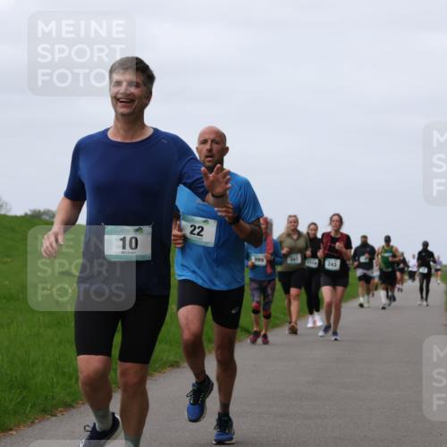 04.05.2025 - 8. Wedeler Halbmarathon Yannick Fuchs http://msf.ph/oto/7825015 04.05.2025 11:32:05 Laufen 10, 22, 999, 347, 1114, 243 meine-sportfotos.de
