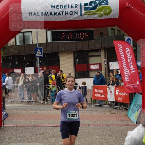 04.05.2025 - 8. Wedeler Halbmarathon Felixshl http://msf.ph/oto/7825054 04.05.2025 12:01:02 Ziel 249, 506, 772, 1021 meine-sportfotos.de