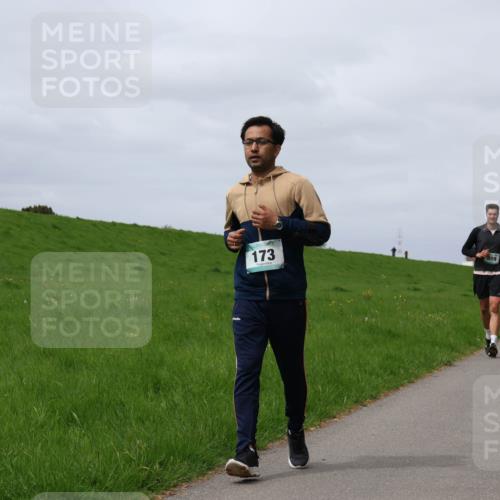 04.05.2025 - 8. Wedeler Halbmarathon Yannick Fuchs http://msf.ph/oto/7825100 04.05.2025 11:54:18 Laufen 173, 809, 992 meine-sportfotos.de