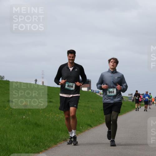 04.05.2025 - 8. Wedeler Halbmarathon Yannick Fuchs http://msf.ph/oto/7825119 04.05.2025 11:54:19 Laufen 809, 992 meine-sportfotos.de