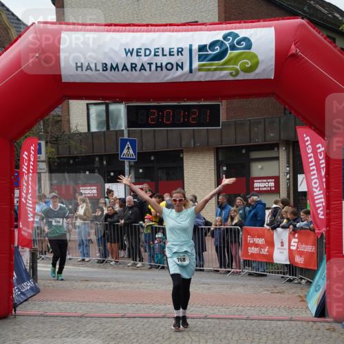 04.05.2025 - 8. Wedeler Halbmarathon Felixshl http://msf.ph/oto/7825125 04.05.2025 12:01:19 Ziel 596, 768 meine-sportfotos.de