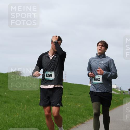 04.05.2025 - 8. Wedeler Halbmarathon Yannick Fuchs http://msf.ph/oto/7825168 04.05.2025 11:54:22 Laufen 809, 992 meine-sportfotos.de