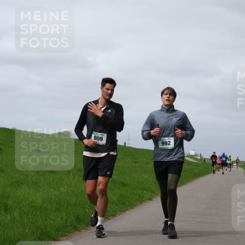 04.05.2025 - 8. Wedeler Halbmarathon Yannick Fuchs http://msf.ph/oto/7825181 04.05.2025 11:54:22 Laufen 809, 992 meine-sportfotos.de
