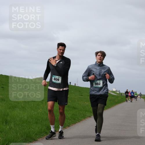 04.05.2025 - 8. Wedeler Halbmarathon Yannick Fuchs http://msf.ph/oto/7825188 04.05.2025 11:54:22 Laufen 809, 992 meine-sportfotos.de