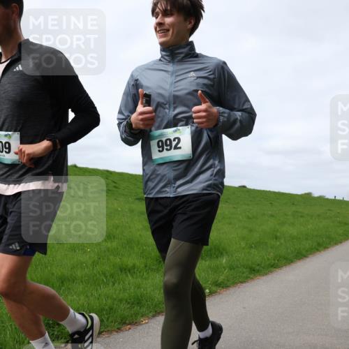 04.05.2025 - 8. Wedeler Halbmarathon Yannick Fuchs http://msf.ph/oto/7825221 04.05.2025 11:54:25 Laufen 809, 992 meine-sportfotos.de