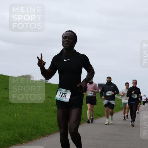 04.05.2025 - 8. Wedeler Halbmarathon Yannick Fuchs http://msf.ph/oto/7825310 04.05.2025 11:32:17 Laufen 175, 71, 1186, 1182, 1031 meine-sportfotos.de