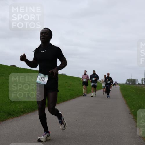 04.05.2025 - 8. Wedeler Halbmarathon Yannick Fuchs http://msf.ph/oto/7825344 04.05.2025 11:32:18 Laufen 175, 71 meine-sportfotos.de
