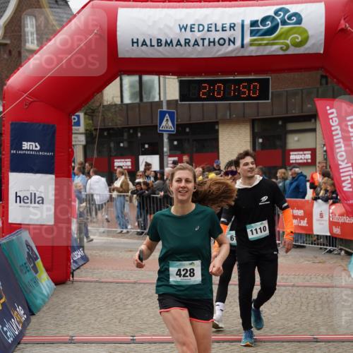 04.05.2025 - 8. Wedeler Halbmarathon Felixshl http://msf.ph/oto/7825426 04.05.2025 12:01:48 Ziel 428 meine-sportfotos.de