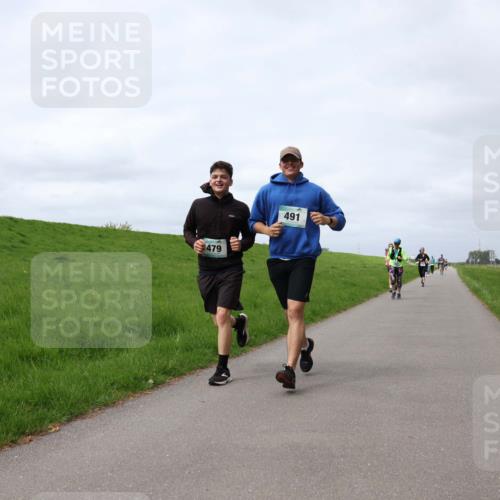 04.05.2025 - 8. Wedeler Halbmarathon Yannick Fuchs http://msf.ph/oto/7825431 04.05.2025 11:54:44 Laufen 479, 491 meine-sportfotos.de