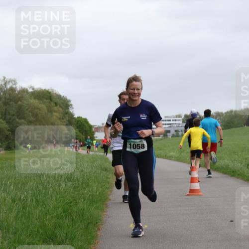 04.05.2025 - 8. Wedeler Halbmarathon Yannick Fuchs http://msf.ph/oto/7825481 04.05.2025 11:12:50 Laufen 1058 meine-sportfotos.de