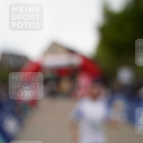 04.05.2025 - 8. Wedeler Halbmarathon Felixshl http://msf.ph/oto/7825499 04.05.2025 12:01:56 Ziel 997, 1162 meine-sportfotos.de