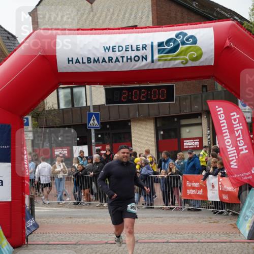 04.05.2025 - 8. Wedeler Halbmarathon Felixshl http://msf.ph/oto/7825517 04.05.2025 12:01:58 Ziel 997, 1162 meine-sportfotos.de