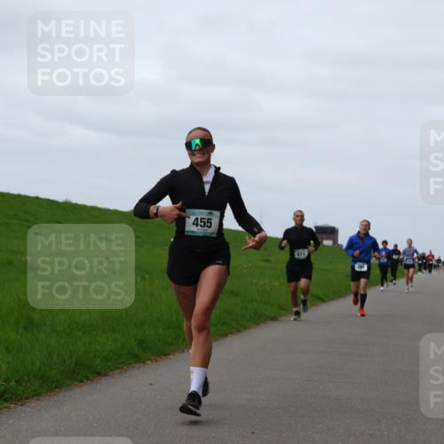 04.05.2025 - 8. Wedeler Halbmarathon Yannick Fuchs http://msf.ph/oto/7825518 04.05.2025 11:32:26 Laufen 455, 471 meine-sportfotos.de