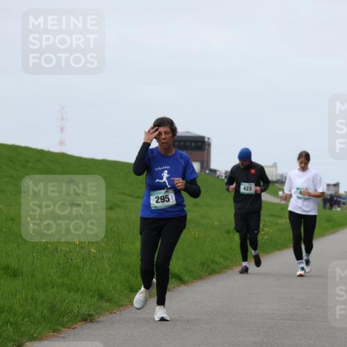 04.05.2025 - 8. Wedeler Halbmarathon Yannick Fuchs http://msf.ph/oto/7825682 04.05.2025 11:32:36 Laufen 295, 423 meine-sportfotos.de