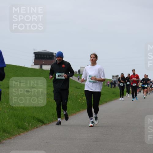 04.05.2025 - 8. Wedeler Halbmarathon Yannick Fuchs http://msf.ph/oto/7825718 04.05.2025 11:32:38 Laufen 295, 423 meine-sportfotos.de