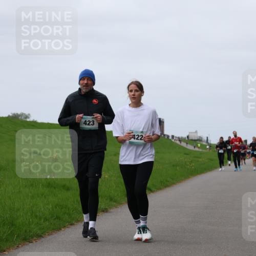 04.05.2025 - 8. Wedeler Halbmarathon Yannick Fuchs http://msf.ph/oto/7825805 04.05.2025 11:32:44 Laufen 423, 422 meine-sportfotos.de