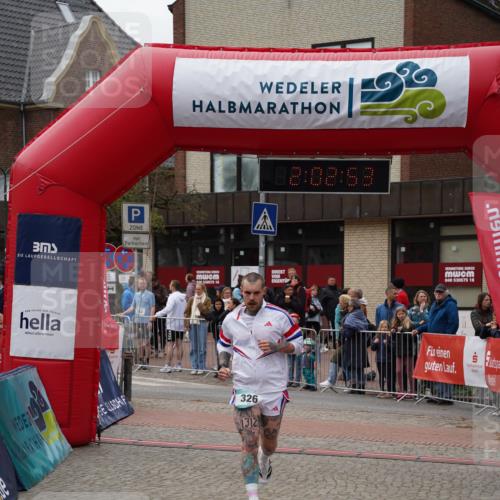 04.05.2025 - 8. Wedeler Halbmarathon Felixshl http://msf.ph/oto/7825851 04.05.2025 12:02:50 Ziel 326 meine-sportfotos.de