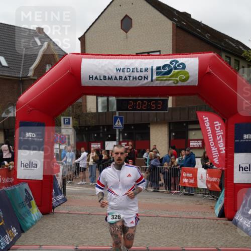 04.05.2025 - 8. Wedeler Halbmarathon Felixshl http://msf.ph/oto/7825863 04.05.2025 12:02:51 Ziel 326 meine-sportfotos.de