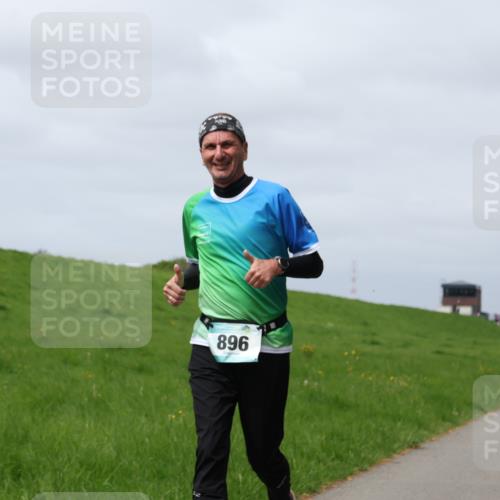 04.05.2025 - 8. Wedeler Halbmarathon Yannick Fuchs http://msf.ph/oto/7825933 04.05.2025 11:55:04 Laufen 896 meine-sportfotos.de
