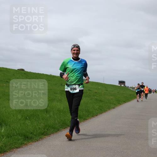 04.05.2025 - 8. Wedeler Halbmarathon Yannick Fuchs http://msf.ph/oto/7825947 04.05.2025 11:55:04 Laufen 896 meine-sportfotos.de