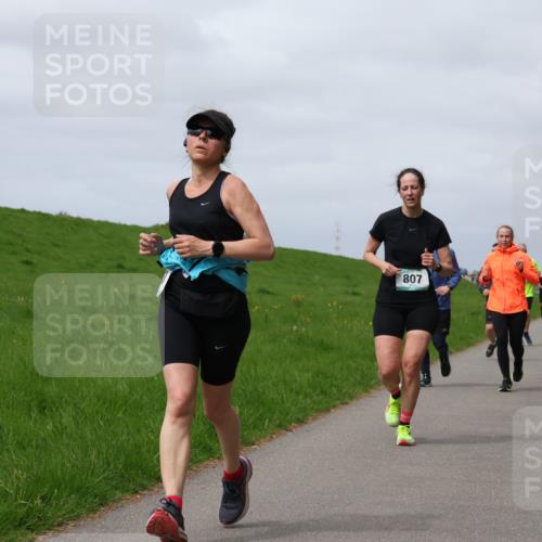 04.05.2025 - 8. Wedeler Halbmarathon Yannick Fuchs http://msf.ph/oto/7825976 04.05.2025 11:55:12 Laufen 807 meine-sportfotos.de