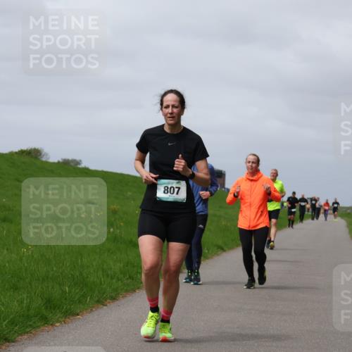04.05.2025 - 8. Wedeler Halbmarathon Yannick Fuchs http://msf.ph/oto/7825984 04.05.2025 11:55:13 Laufen 807 meine-sportfotos.de