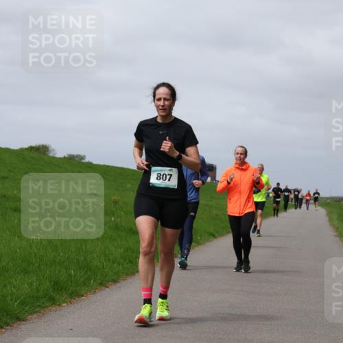 04.05.2025 - 8. Wedeler Halbmarathon Yannick Fuchs http://msf.ph/oto/7825987 04.05.2025 11:55:13 Laufen 807 meine-sportfotos.de