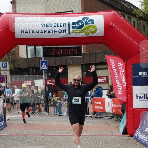 04.05.2025 - 8. Wedeler Halbmarathon Felixshl http://msf.ph/oto/7825989 04.05.2025 12:03:02 Ziel 266, 321, 1098 meine-sportfotos.de