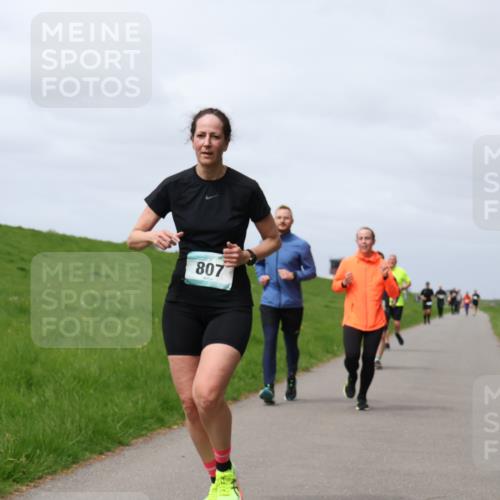 04.05.2025 - 8. Wedeler Halbmarathon Yannick Fuchs http://msf.ph/oto/7826021 04.05.2025 11:55:14 Laufen 807 meine-sportfotos.de