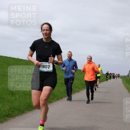 04.05.2025 - 8. Wedeler Halbmarathon Yannick Fuchs http://msf.ph/oto/7826037 04.05.2025 11:55:14 Laufen 807 meine-sportfotos.de