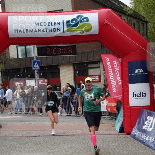 04.05.2025 - 8. Wedeler Halbmarathon Felixshl http://msf.ph/oto/7826045 04.05.2025 12:03:04 Ziel 266, 321, 1098 meine-sportfotos.de