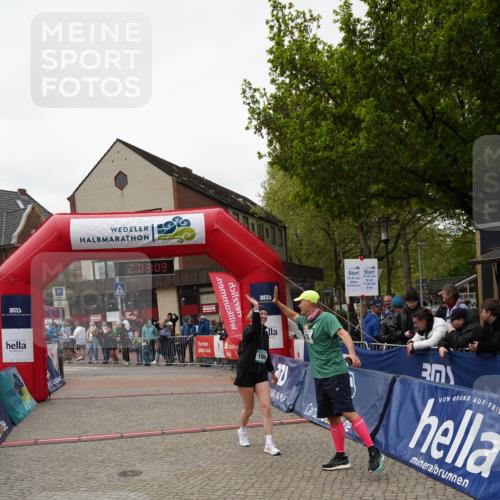 04.05.2025 - 8. Wedeler Halbmarathon Felixshl http://msf.ph/oto/7826107 04.05.2025 12:03:07 Ziel 266, 321, 1098 meine-sportfotos.de