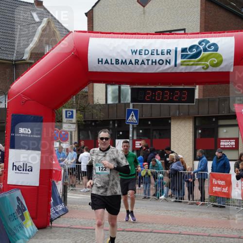04.05.2025 - 8. Wedeler Halbmarathon Felixshl http://msf.ph/oto/7826245 04.05.2025 12:03:21 Ziel 122, 673 meine-sportfotos.de