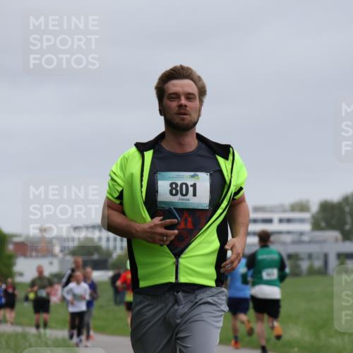 04.05.2025 - 8. Wedeler Halbmarathon Yannick Fuchs http://msf.ph/oto/7826254 04.05.2025 11:13:32 Laufen 801, 164 meine-sportfotos.de