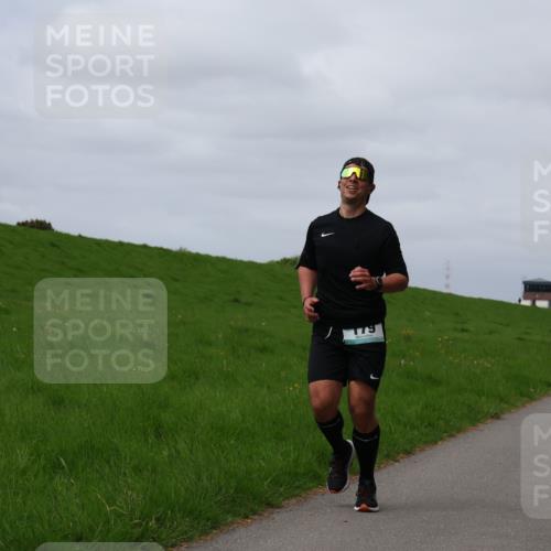 04.05.2025 - 8. Wedeler Halbmarathon Yannick Fuchs http://msf.ph/oto/7826291 04.05.2025 11:55:32 Laufen 179 meine-sportfotos.de