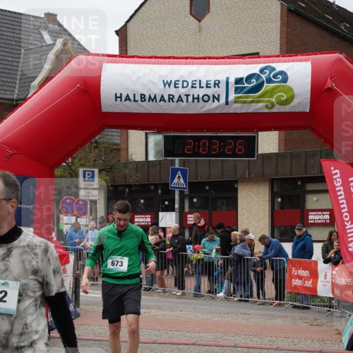 04.05.2025 - 8. Wedeler Halbmarathon Felixshl http://msf.ph/oto/7826296 04.05.2025 12:03:24 Ziel 122, 673 meine-sportfotos.de