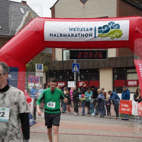 04.05.2025 - 8. Wedeler Halbmarathon Felixshl http://msf.ph/oto/7826307 04.05.2025 12:03:24 Ziel 122, 673 meine-sportfotos.de