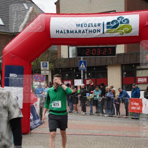 04.05.2025 - 8. Wedeler Halbmarathon Felixshl http://msf.ph/oto/7826342 04.05.2025 12:03:25 Ziel 122, 673 meine-sportfotos.de
