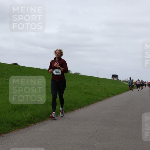 04.05.2025 - 8. Wedeler Halbmarathon Yannick Fuchs http://msf.ph/oto/7826358 04.05.2025 11:33:20 Laufen 899 meine-sportfotos.de